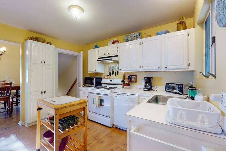 Vacation house for 6 people, with terrace and yard in Maine