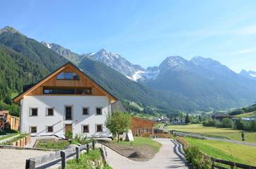 Gîte pour 3 personnes, avec jardin ainsi que vue et balcon dans Anterselva Di Mezzo