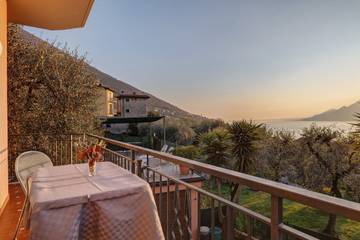 Ferienwohnung für 5 Personen, mit Garten und Seeblick in Brenzone