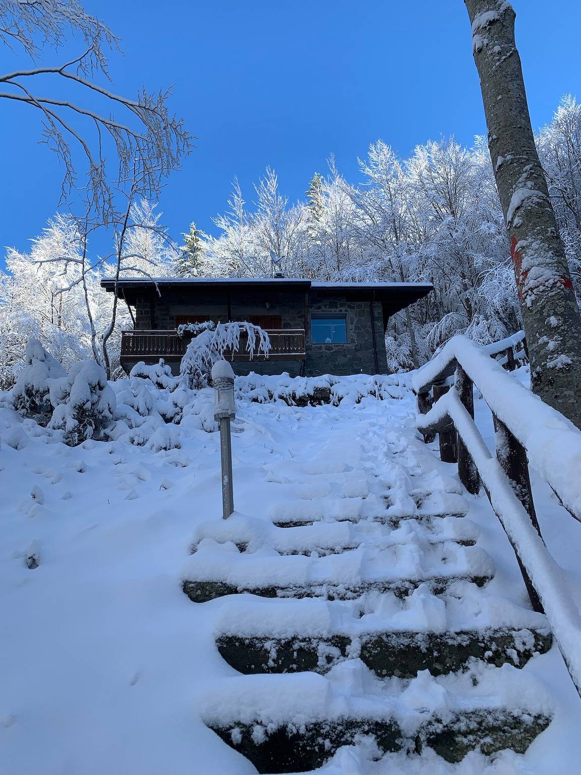 Chalet 'Baita Le Pozze' con vistas a la montaña, jardín privado y Wi-Fi in Abetone, Iano