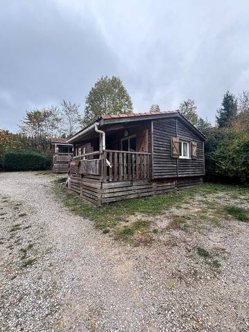 Maison de campagne pour 5 personnes, avec jardin et piscine, animaux acceptés à Roquefeuil