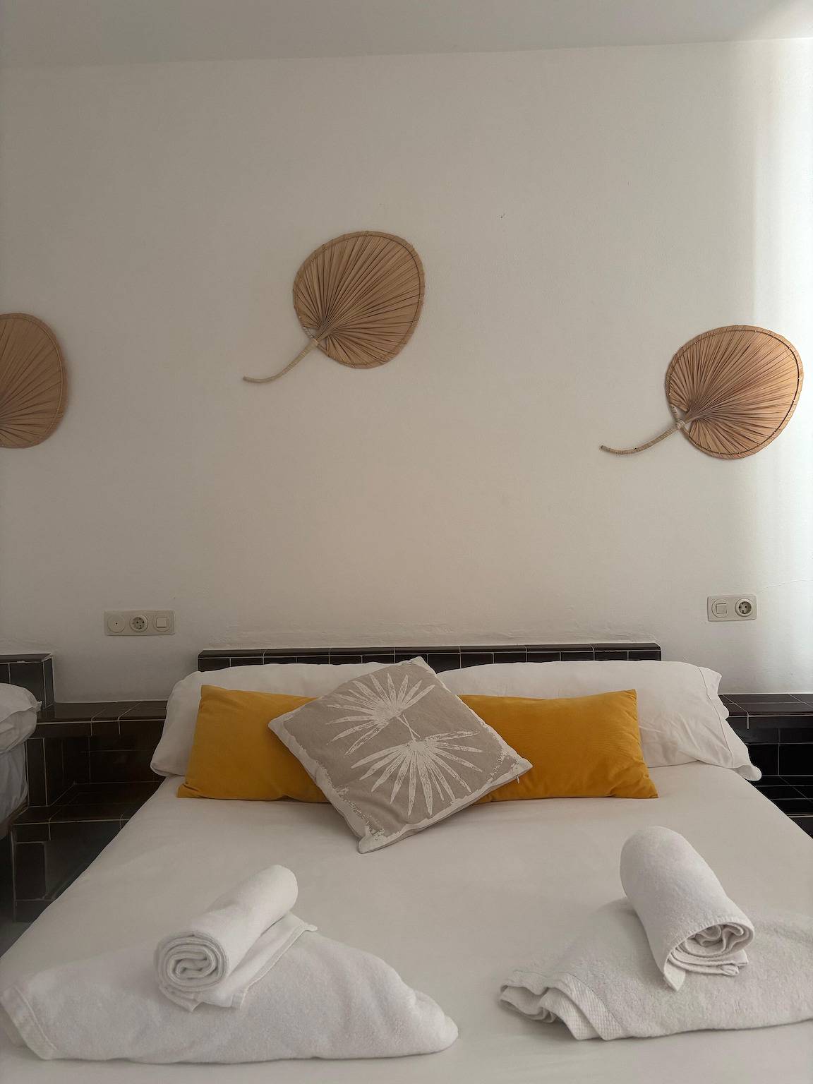 Entire apartment, Apartment '3 C' with Sea View, Wi-Fi and Air Conditioning in S'Arenal Petit, Sant Joan de Labritja