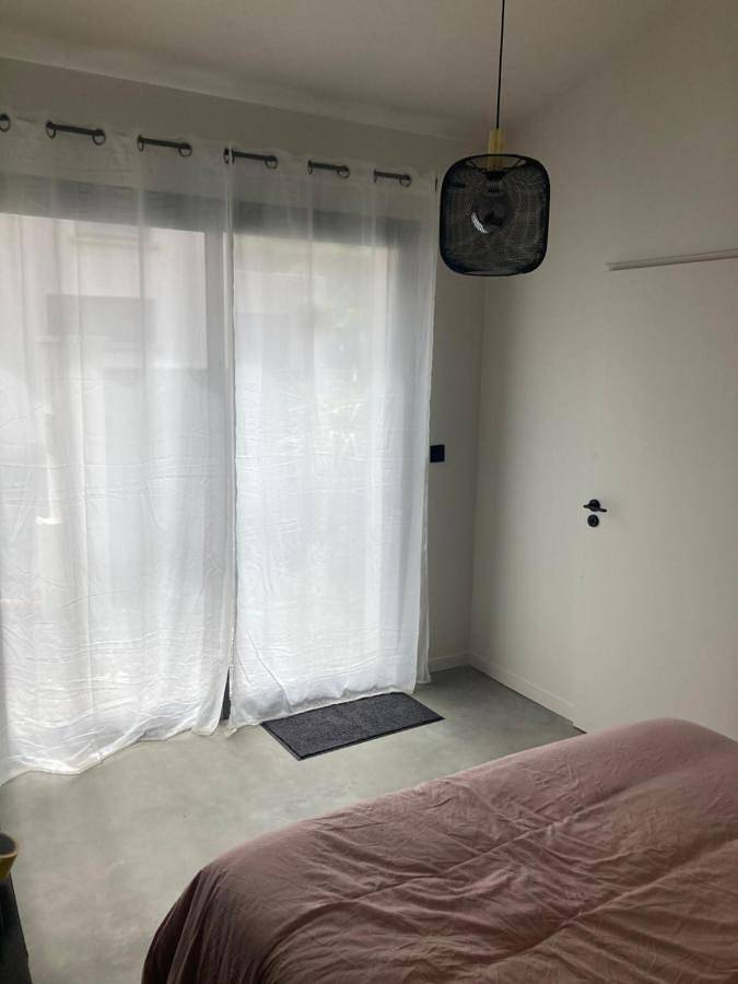 Gîte pour 2 personnes, avec terrasse à Dardilly