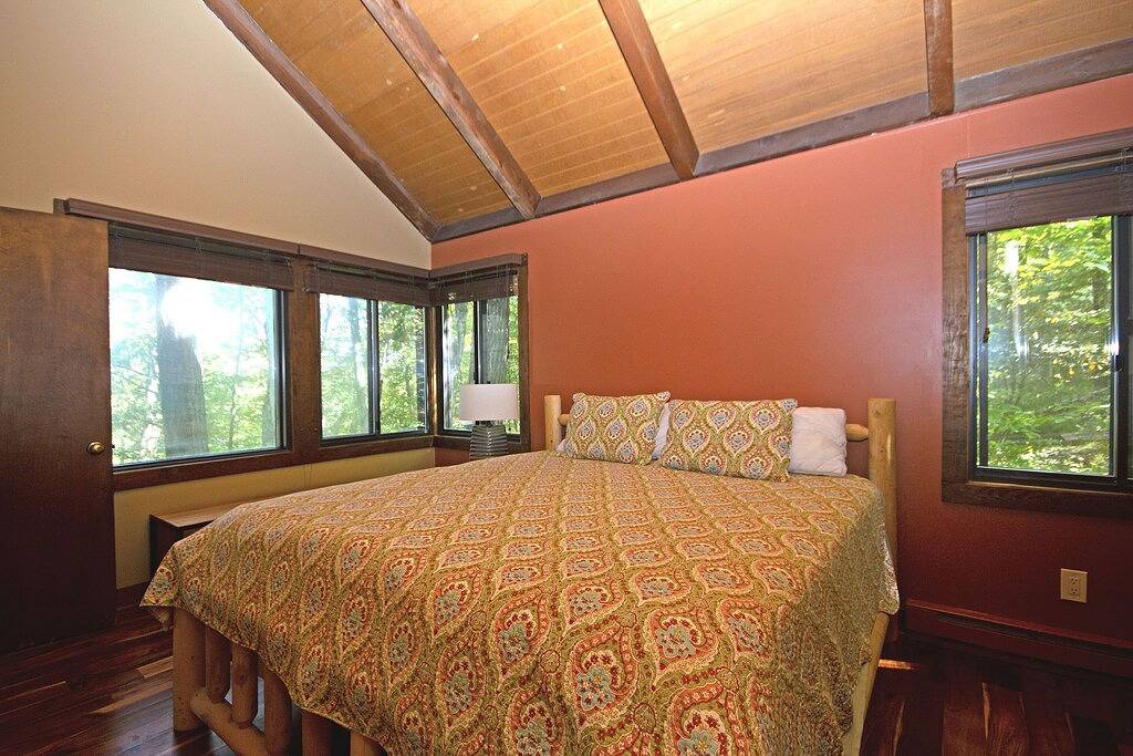 Brandneue Vermietung! . Mitgliederausweise. 100 Meter zum Tyro Hang in Wintergreen, Nelson County