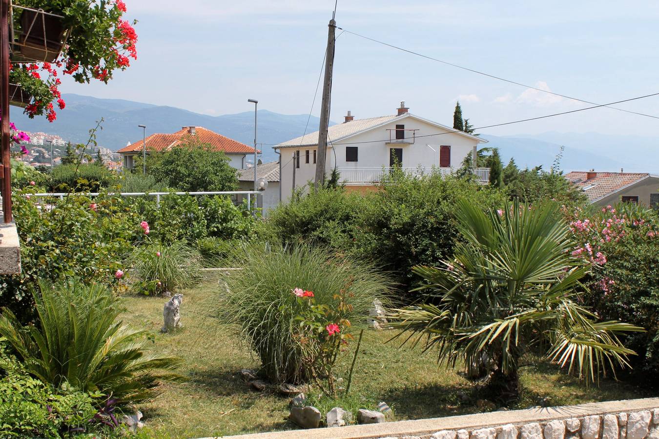 Ganze Wohnung, 2-Zimmer-Ferienwohnung mit Terrasse Novi Vinodolski A-5600-a in Plaža Bribirska obala, Novi Vinodolski
