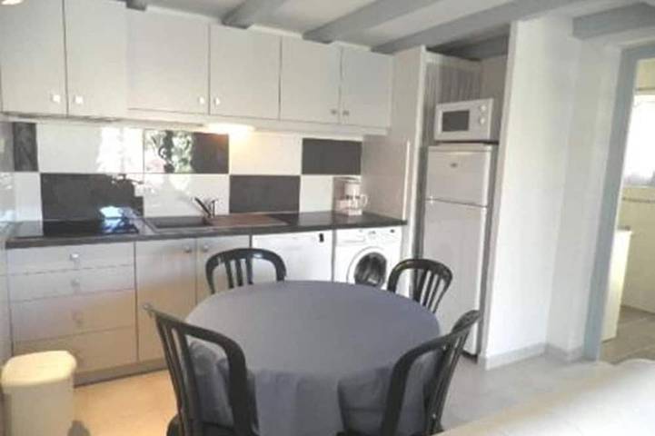 Bungalow pour 5 personnes, avec terrasse, animaux acceptés à Gruissan