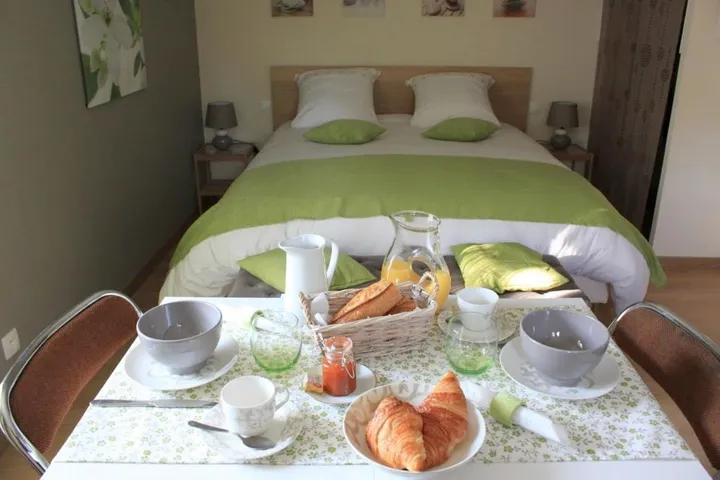 Alojamiento y desayuno para 2 personas, con jardín - 1