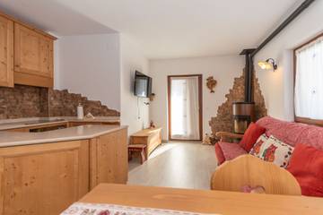 Gîte pour 4 personnes, avec balcon et vue sur le lac à Alleghe