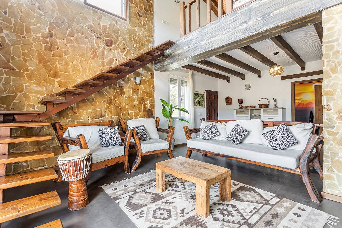 Villa 'Masai' con piscina privada, Wi-Fi y aire acondicionado in Llombay, Provincia de Valencia