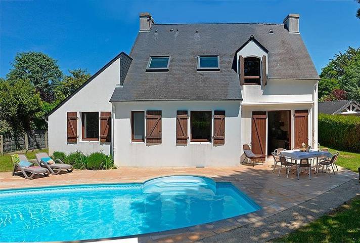 Gîte pour 9 personnes, avec Terrasse et Jardin ainsi que Piscine et Sauna dans Plage de Locmiquel