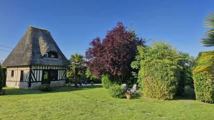 Gîte pour 5 personnes, avec jardin ainsi que piscine et terrasse à Fatouville-Grestain