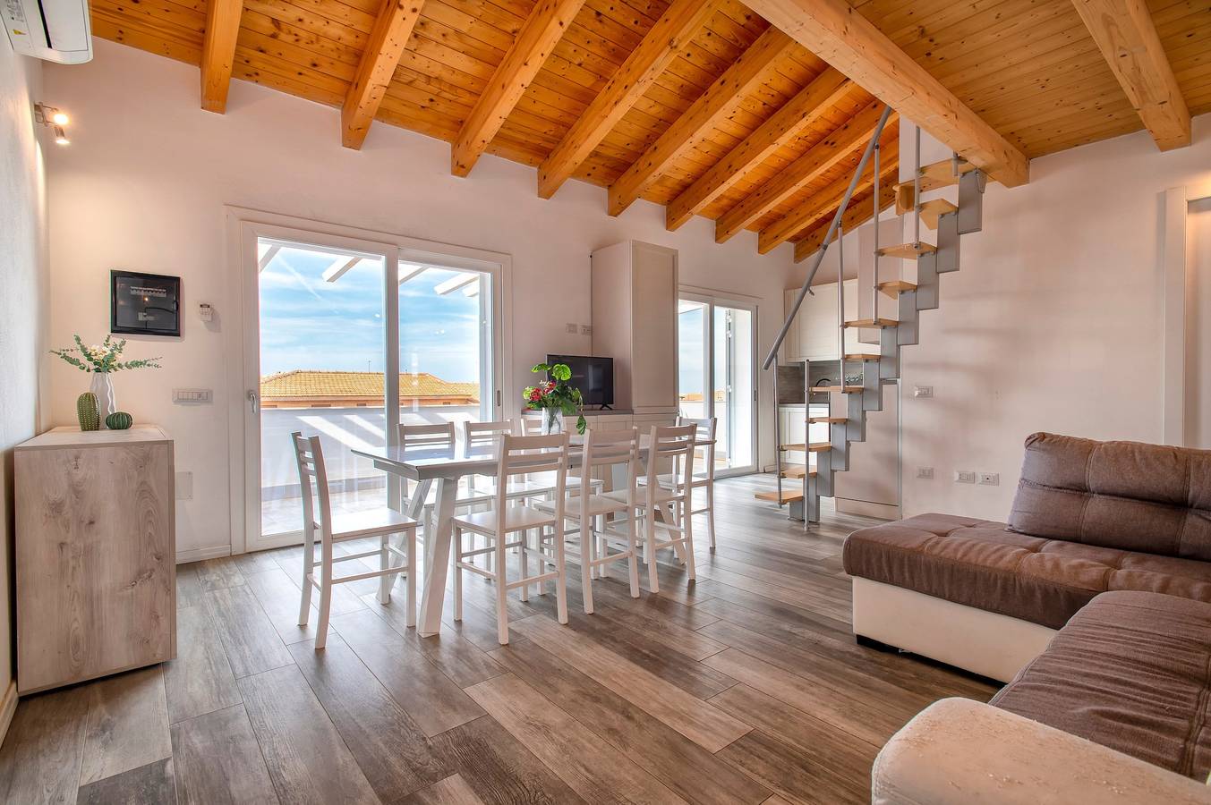 Ganze Wohnung, Ferienwohnung 'Le Palme's' mit Balkon, Wlan und Klimaanlage in Trinità d'Agultu e Vignola und Umgebung, Olbia-Tempio