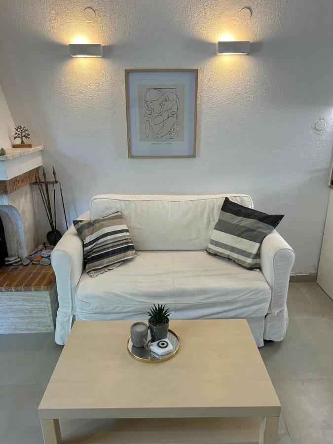 Gîte pour 2 personnes, avec vue et terrasse dans Selianitika - 4