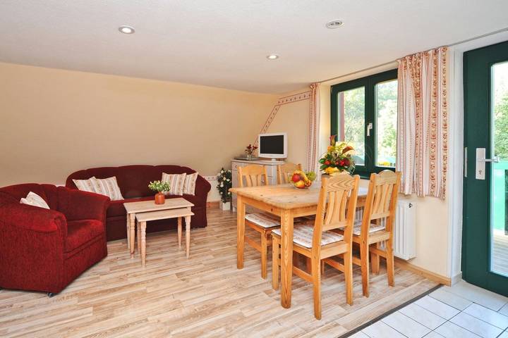 Ferienwohnung für 4 Personen, mit Balkon und Sauna in Putgarten