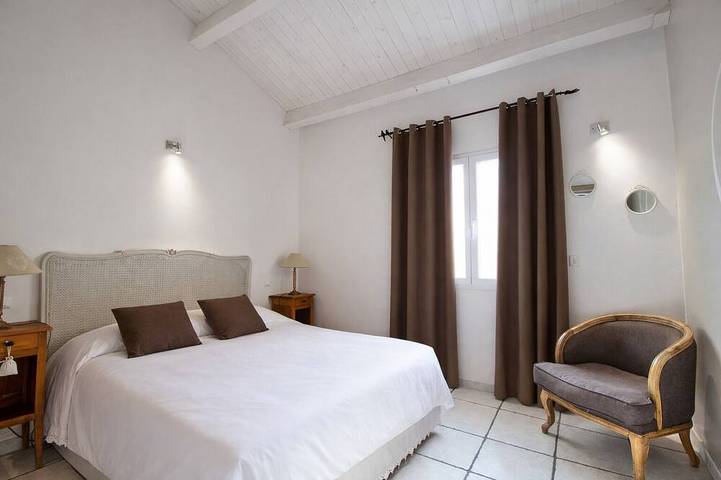 Location de vacances pour 4 personnes, avec terrasse et piscine ainsi que sauna et jardin à Saint-Maurice-d'Ardèche - 2