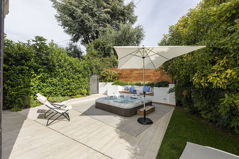 Villa de luxe Gioia avec piscine et bain à remous in Bardolino, Montagnes autour du lac de Garde
