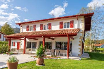 Villa for 14 People in Sare, Pyrénées-Atlantiques, Photo 2