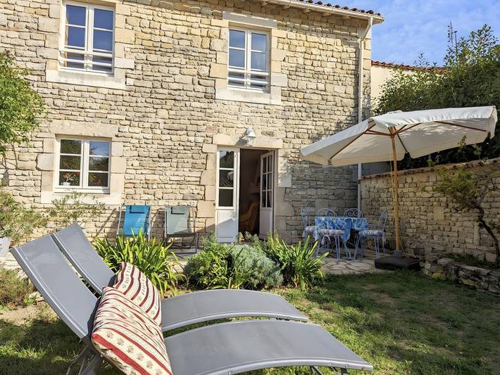 Location de vacances pour 4 personnes, avec Jardin à Loubillé
