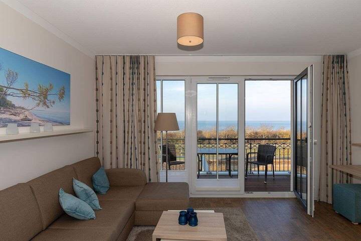 Ferienwohnung für 5 Personen, mit Meerblick und Balkon sowie Whirlpool und Terrasse in Börgerende-Rethwisch