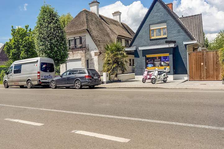 Location de vacances pour 8 personnes, avec Jacuzzi et Terrasse ainsi que Piscine et Sauna à Avelgem