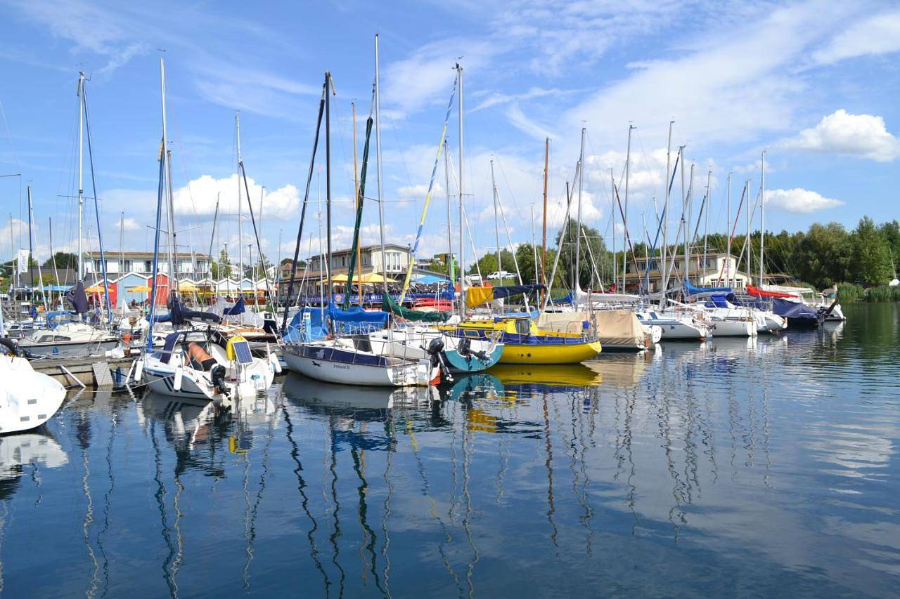 Entire apartment, Studio with Lake View in Markkleeberg, Neuseenland