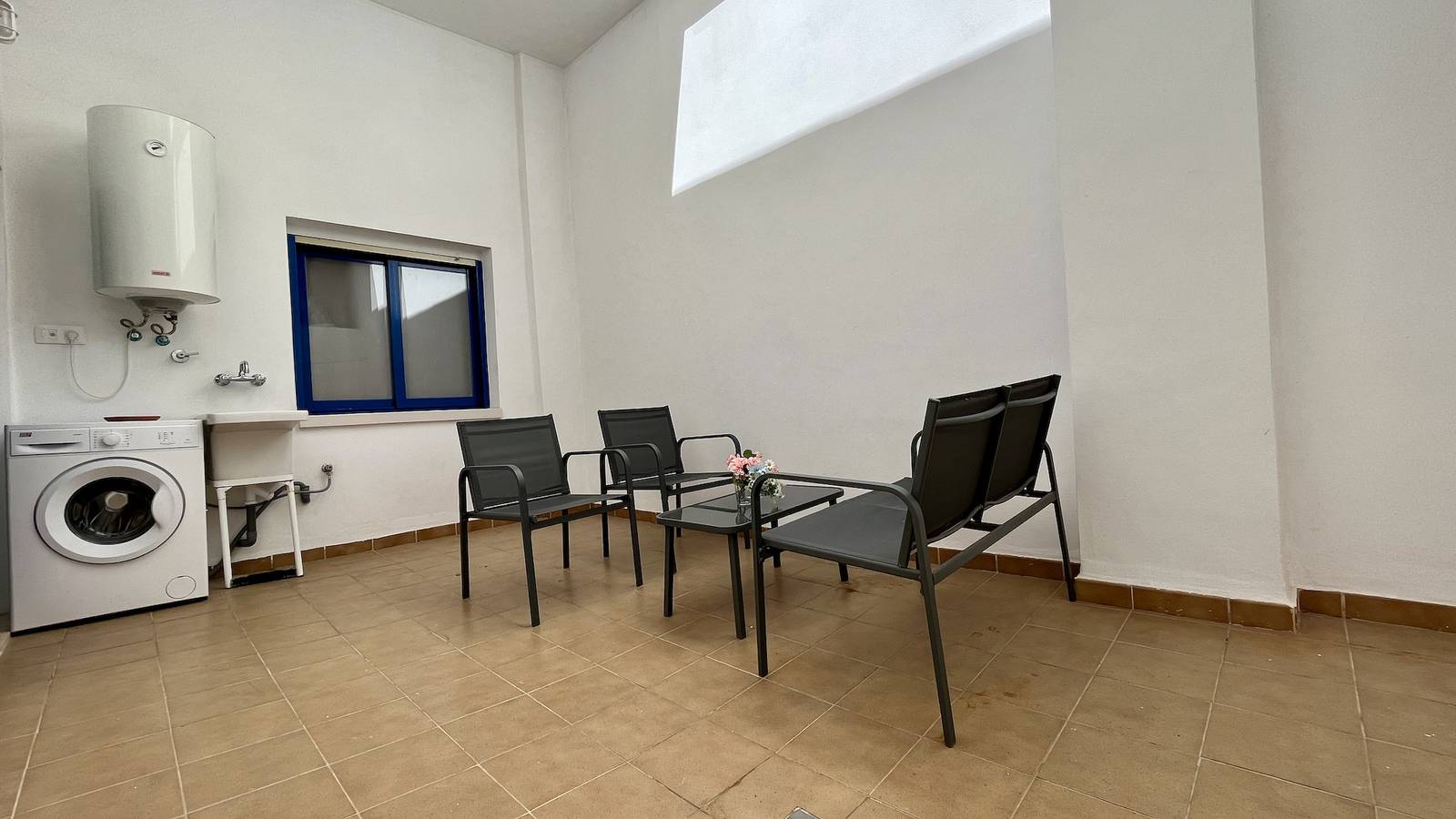 Entire apartment, Blue Suites 10B by Gloove in El Barrio, Alicante