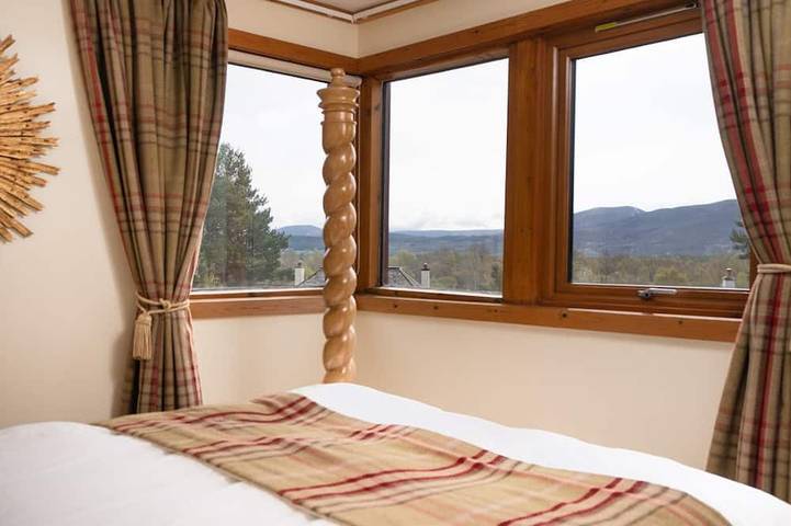Pine Ridge Lodge -  a lodge that sleeps 8 guests  in 4 bedrooms in Boat of Garten, Highlands