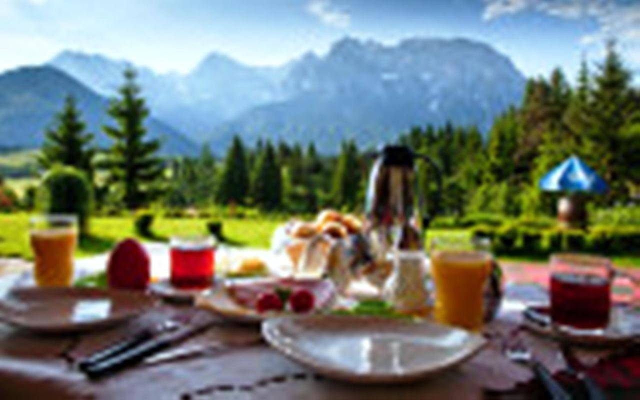 Bäckeralm© - B&B 16 + in Mittenwald, Bayerische Alpen