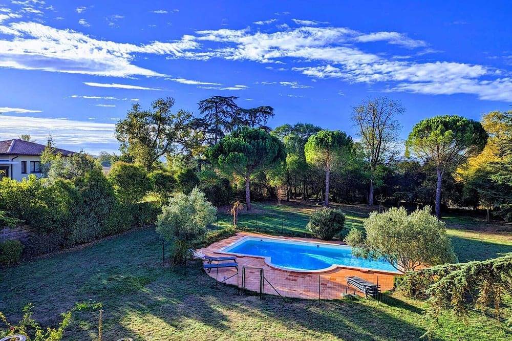 Belle demeure au sein d'un grand parc arboré, avec piscine. Calme garanti ! in Balma, Toulouse et ses environs