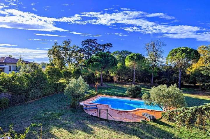 Location de vacances pour 10 personnes, avec Terrasse et Jardin à Balma