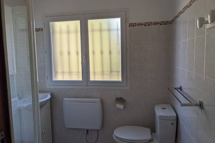 Gîte pour 5 personnes, avec jardin ainsi que terrasse et piscine en Camargue - 4