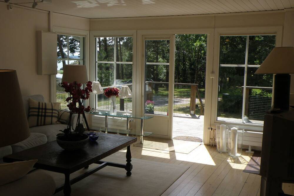 Wunderschönes Haus in einer fantastischen Natur am Meer by Interhome in Stenungsund, Norra Västkusten