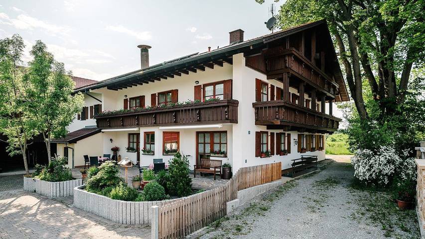 Ferienwohnung für 2 Personen, mit Balkon und Garten, kinderfreundlich in Seeg