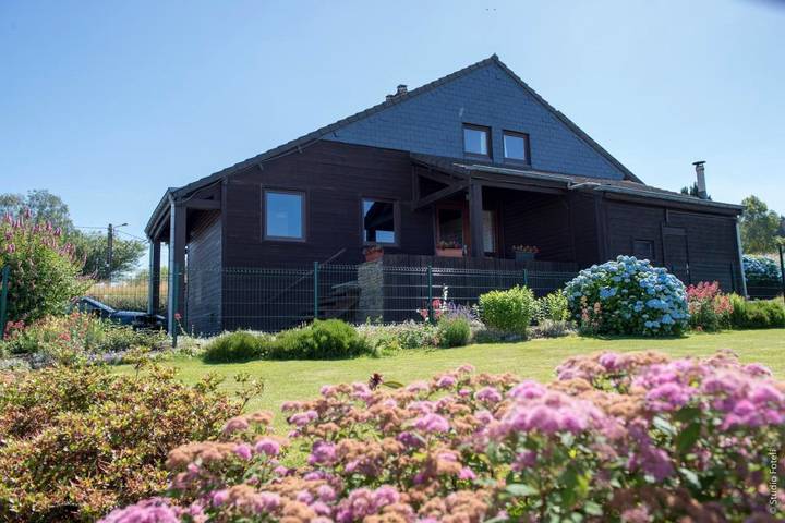 Ferienhaus für 4 Personen, mit Balkon und Terrasse sowie Garten und Ausblick