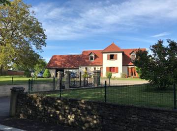 Chambre d’hôte pour 2 personnes, avec jardin et piscine à Éclans-Nenon