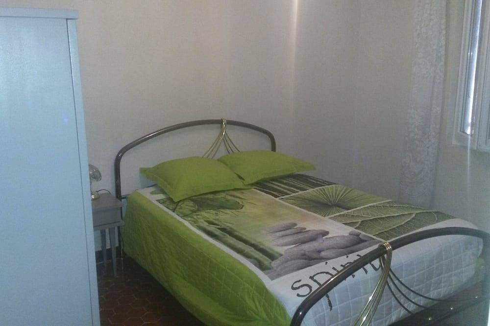 Maison mitoyenne de 75 m2 jardin arboré et privatif de 350m² in Château-Arnoux-Saint-Auban, Région de Forcalquier