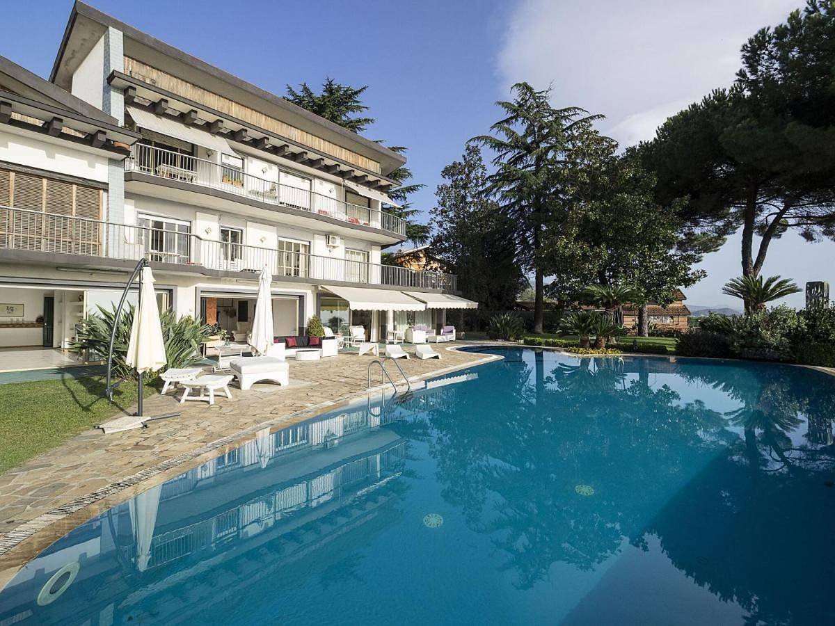 Villa Del Cavaliere Grillo in Trecastagni, Etna