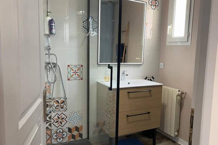 Location de vacances pour 6 personnes, avec jardin ainsi que jacuzzi et terrasse à Saussan - 2