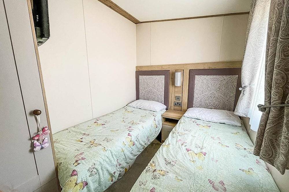 Stunning caravan full sea views at Broadland Sands Holiday Park in Waveney District, The Broads