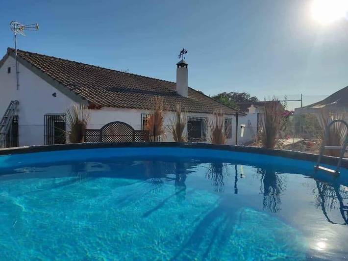Gîte pour 8 personnes, avec Balcon et Terrasse ainsi que Jardin et Piscine à Montellano
