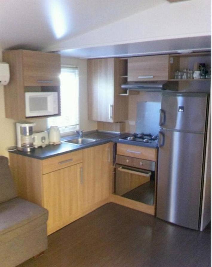 Camping voor 8 personen, with terras and whirlpool as well as zwembad and kinderzwembad in Frejus