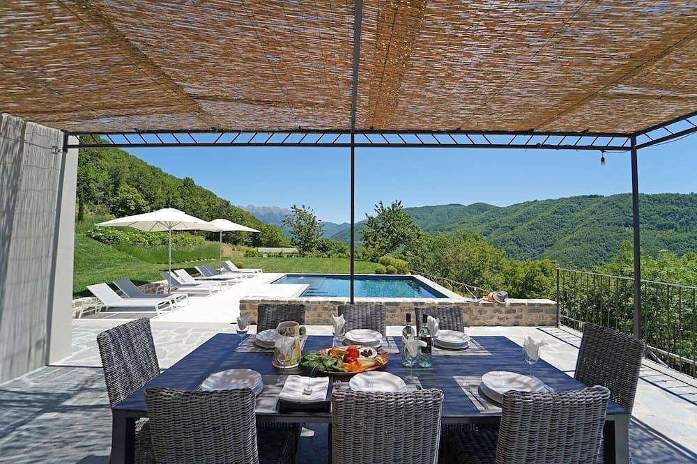Villa Vittoria 8 Pax in Licciana Nardi, Val di Magra