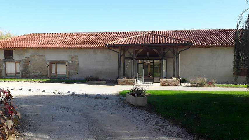 Gîte pour 25 personnes, avec jardin dans l' Ain - 4
