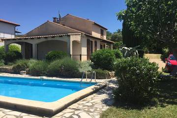 Gîte pour 6 personnes, avec jardin, animaux acceptés à Villeveyrac