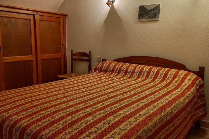 Location de vacances pour 4 personnes, avec terrasse, animaux acceptés à La Malène - 2