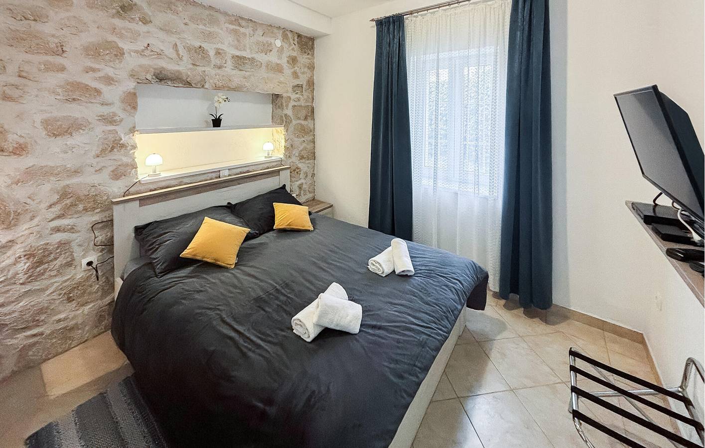 Ganze Ferienwohnung, Gemütliche Ferienwohnung mit Terrasse, WLAN und Parkplatz – 300 m von Opuzen und dem Fluss entfernt in Dubrovnik-Neretva