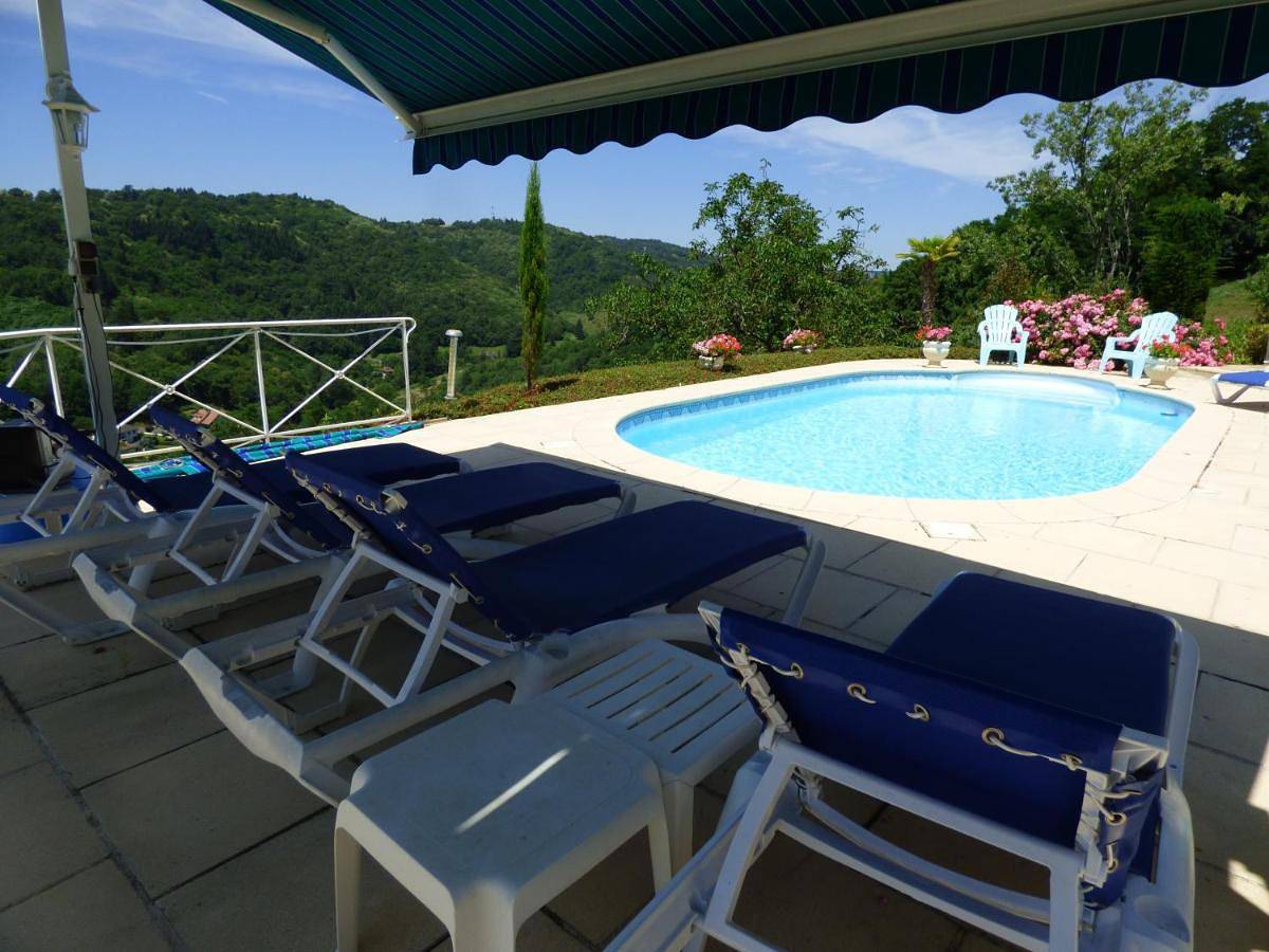 Double Room with Pool View in Tulle, Région de Tulle