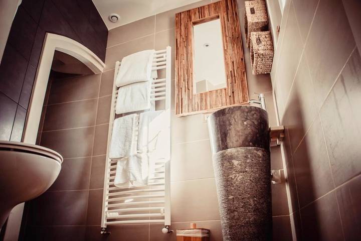 Location de vacances pour 2 personnes, avec jardin ainsi que vue et piscine, animaux acceptés à Saunay - 2