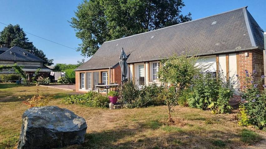 Gîte pour 2 personnes, avec Terrasse et Jardin dans Turretot