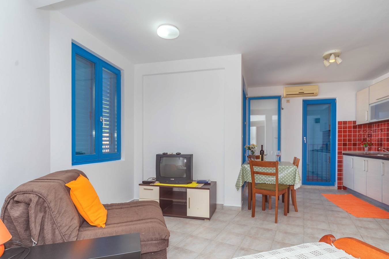 Geheel appartement, Altomare with Sea View - apartments with proximity to the beach
 in Petrovac na Moru, Opština Budva